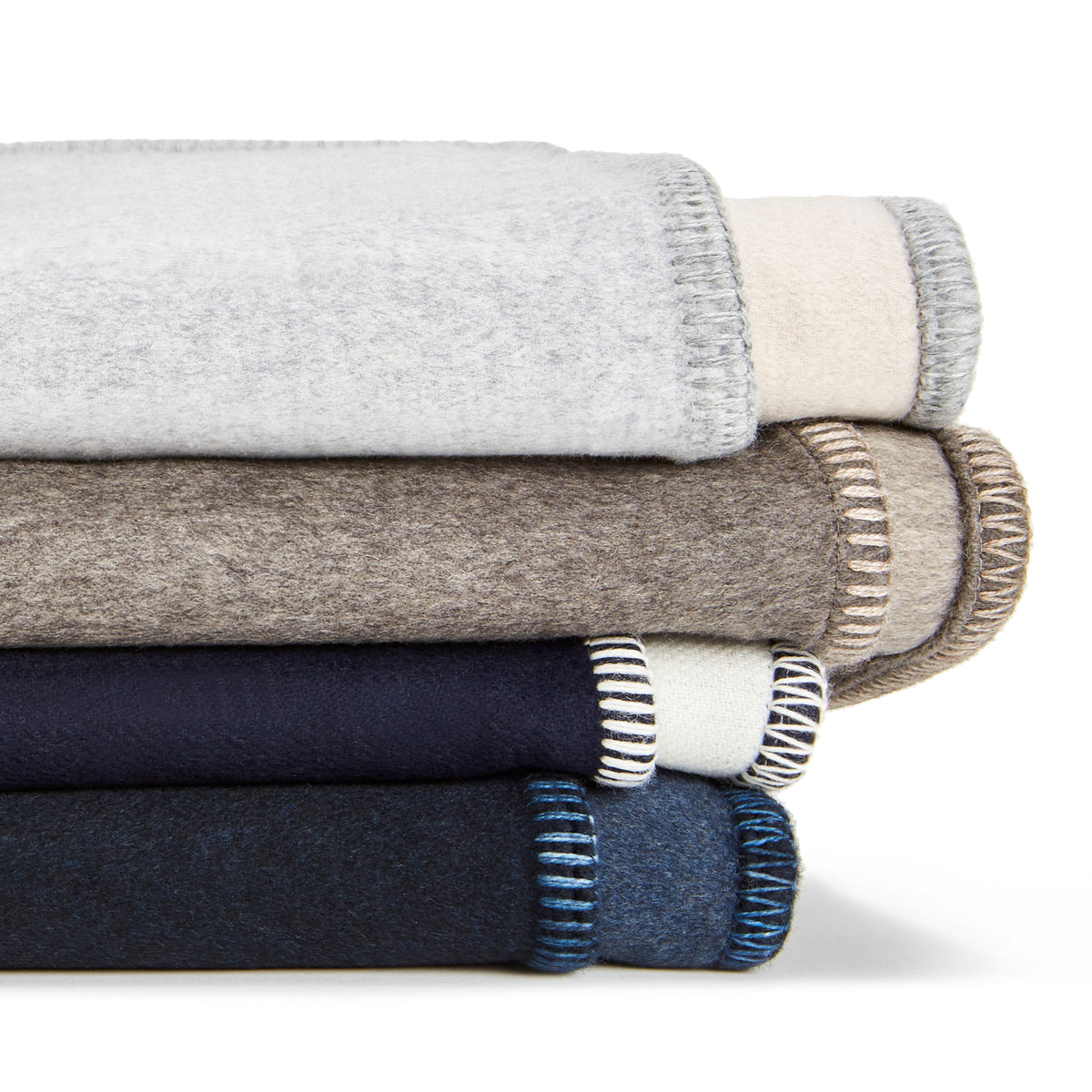 WOOL BLANKET IN NAVY & DENIM – STIL